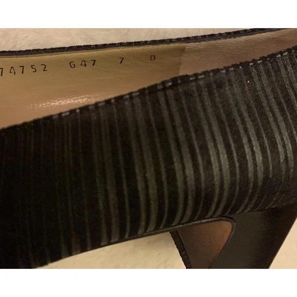 Ladies Ferragamo Shoes - Picture 3 of 7